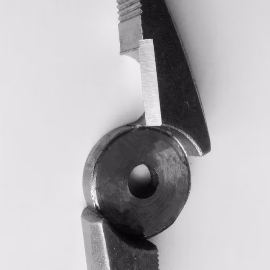 Línea de producción de herramientas de mano Fabricación de productos Máquina de alicates de fresado de borde de corte CNC